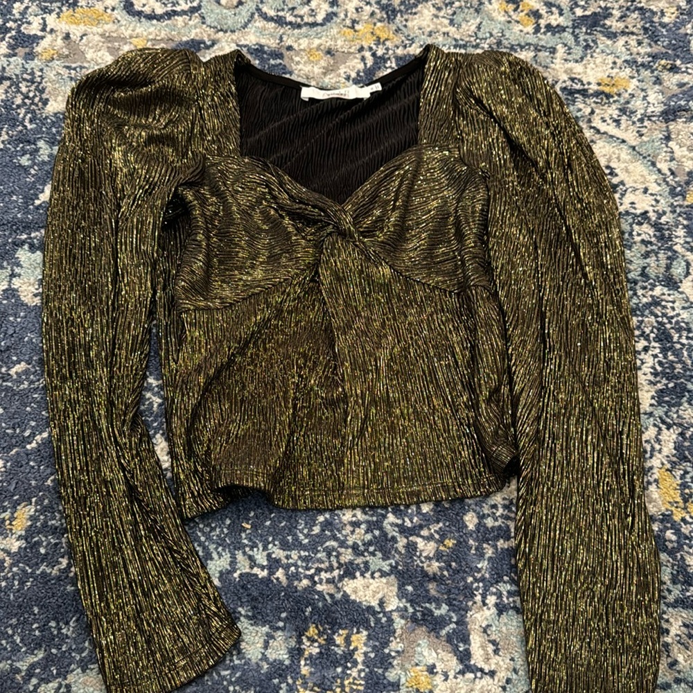 ASTR the label metallic top
